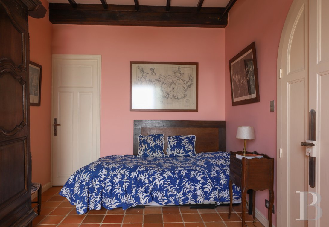 On the Île-aux-Moines, in the Gulf of Morbihan, a family house where you can almost step out onto the water - photo  n°24